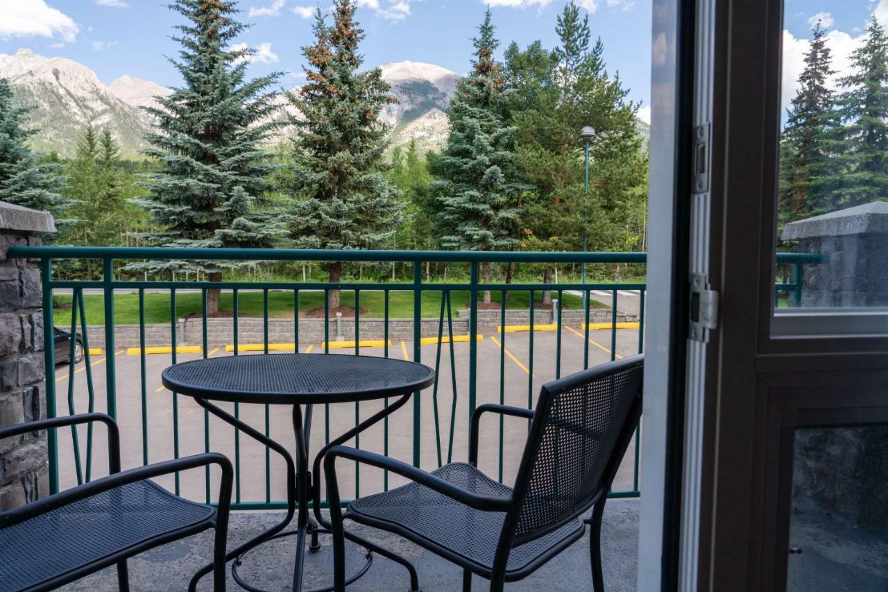 Pocaterra Inn & Waterslide Canmore Exteriér fotografie